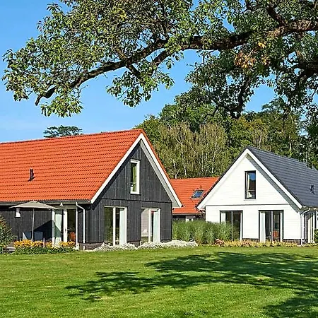 Villapark Ehzerburg 홀리데이파크 알멘